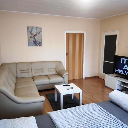 Koelcsey Apartman Apartment Szekszard Exterior photo