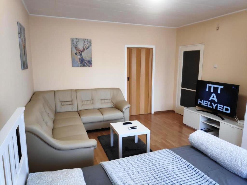 Koelcsey Apartman Apartment Szekszard Exterior photo